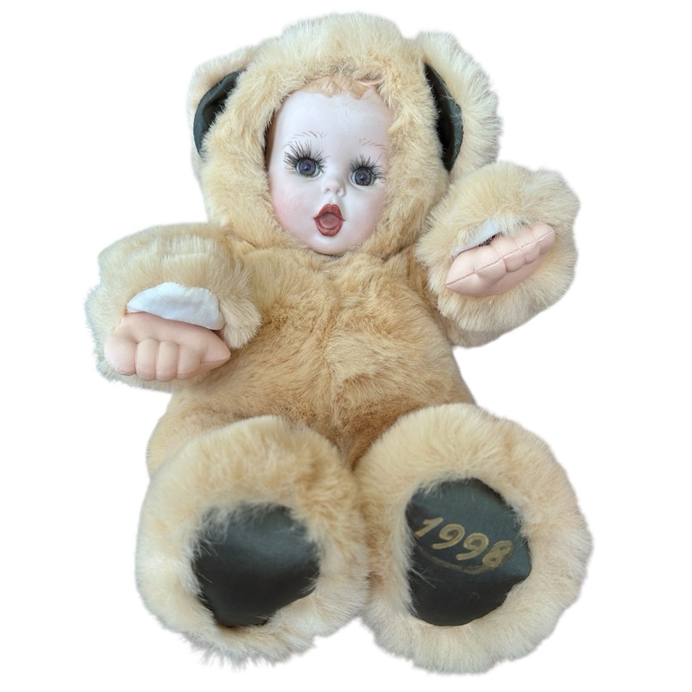 Charming Customized Doll with A Porcelain Face – A Unique Collector's Treasure!